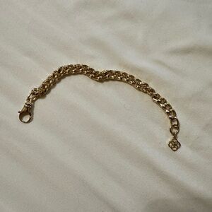 Elegant Gold Chain Bracelet